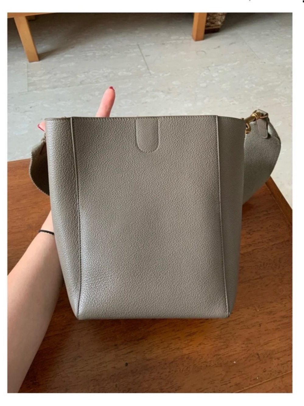 Celine Sangle Small Bucket Bag in soft grained calfskin - Picture 5 of 12